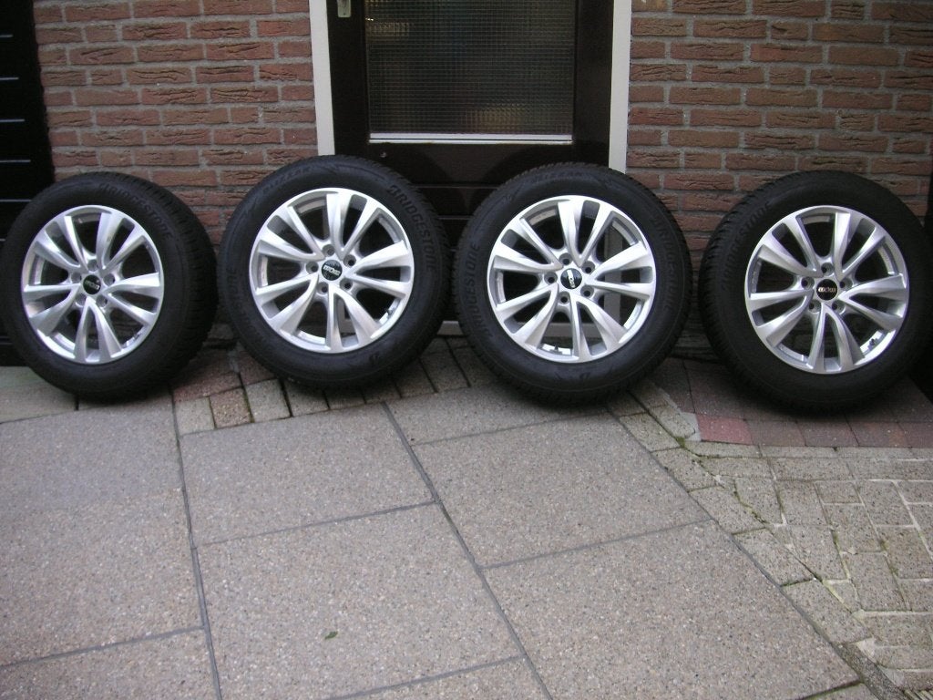 Toyota CHR alm. velgen met winterbanden, Ophalen, Banden en Velgen, 17 inch, Winterbanden