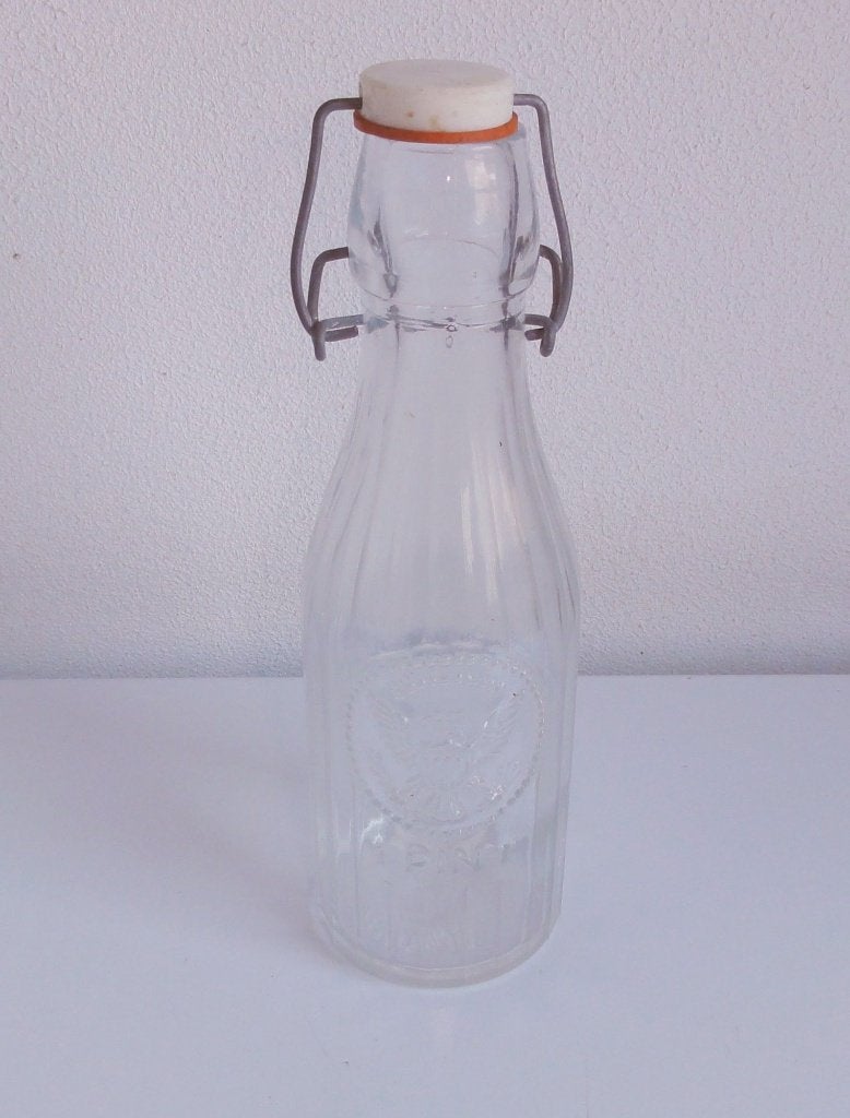 Flesje, glazen fles met adelaar 1967 Crownford made in Italy, Ophalen of Verzenden