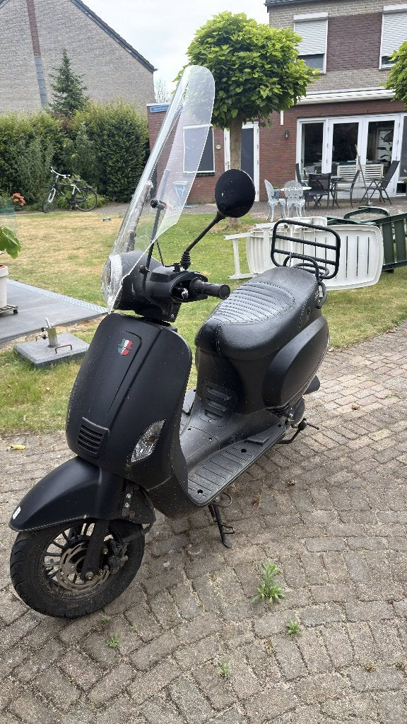 Gts toscana scooter, Ophalen, Gebruikt, Maximaal 45 km/u, Benzine