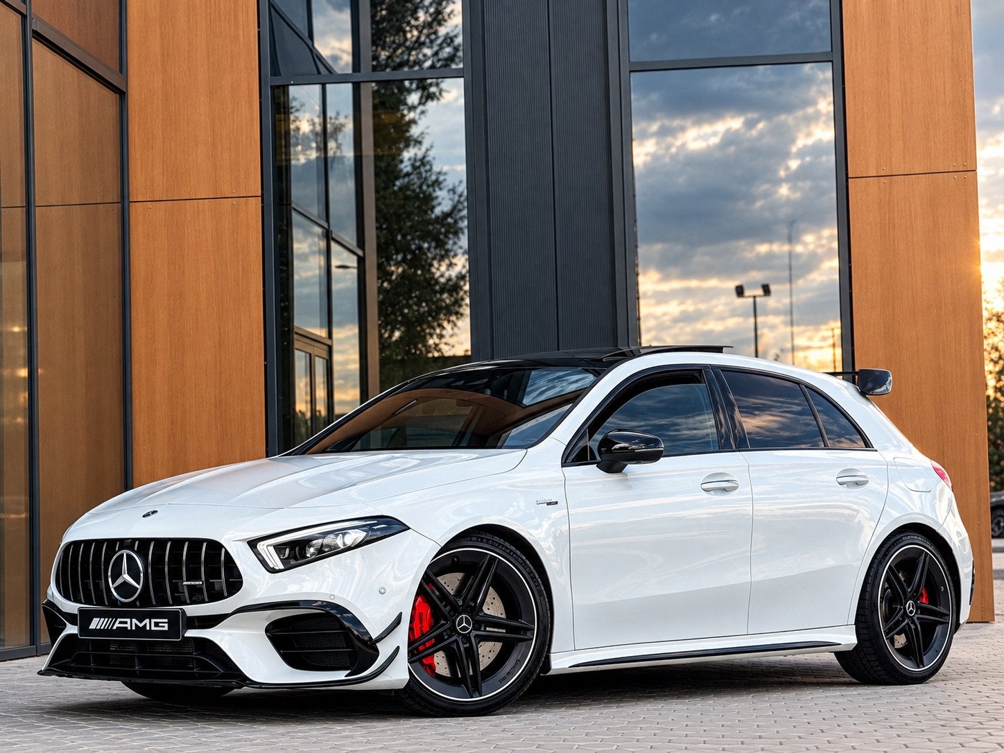 A45S 4Matic+ 421PK+ AMG HUD-Burmester Aut8 Pano Edition1 VOL, Auto's, Automaat, Zwart, 4 cilinders, Lichtsensor