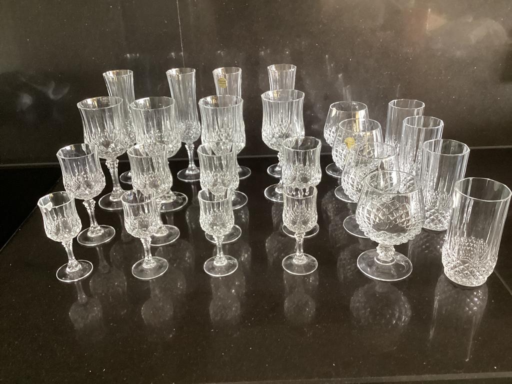 Een 24- delig kristal glas servies van Cristal d’ Arques, Ophalen of Verzenden
