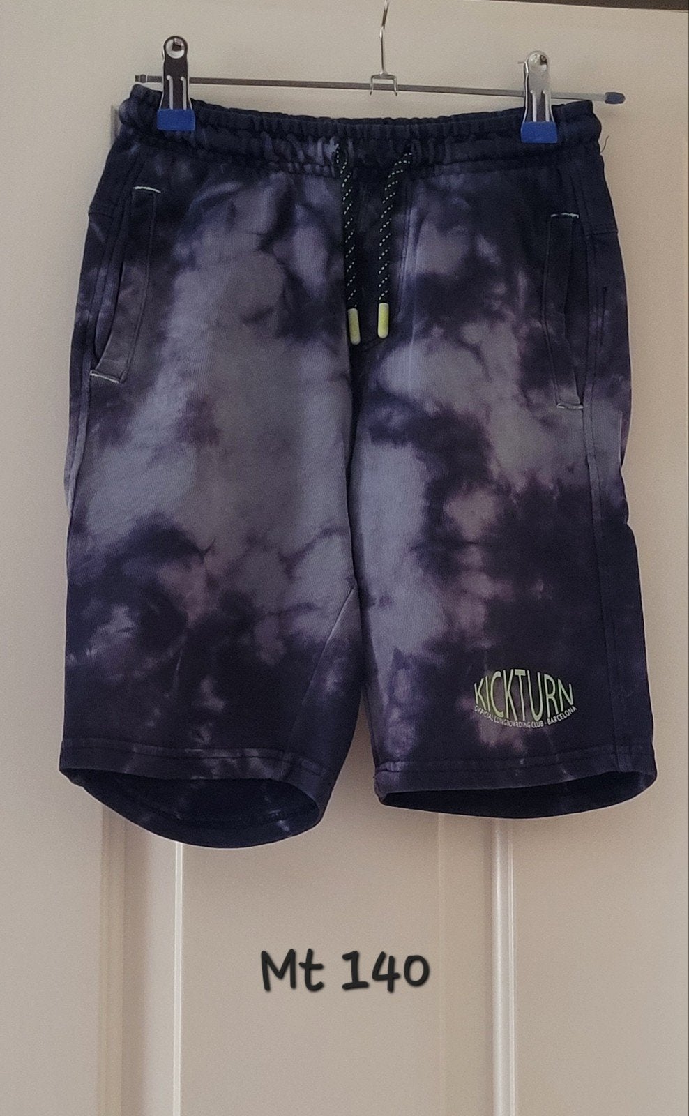 Donkerblauwe korte broek van WE fashion maat 140, Kinderen en Baby's, Kinderkleding | Maat 140, Broek, Ophalen of Verzenden, Zo goed als nieuw