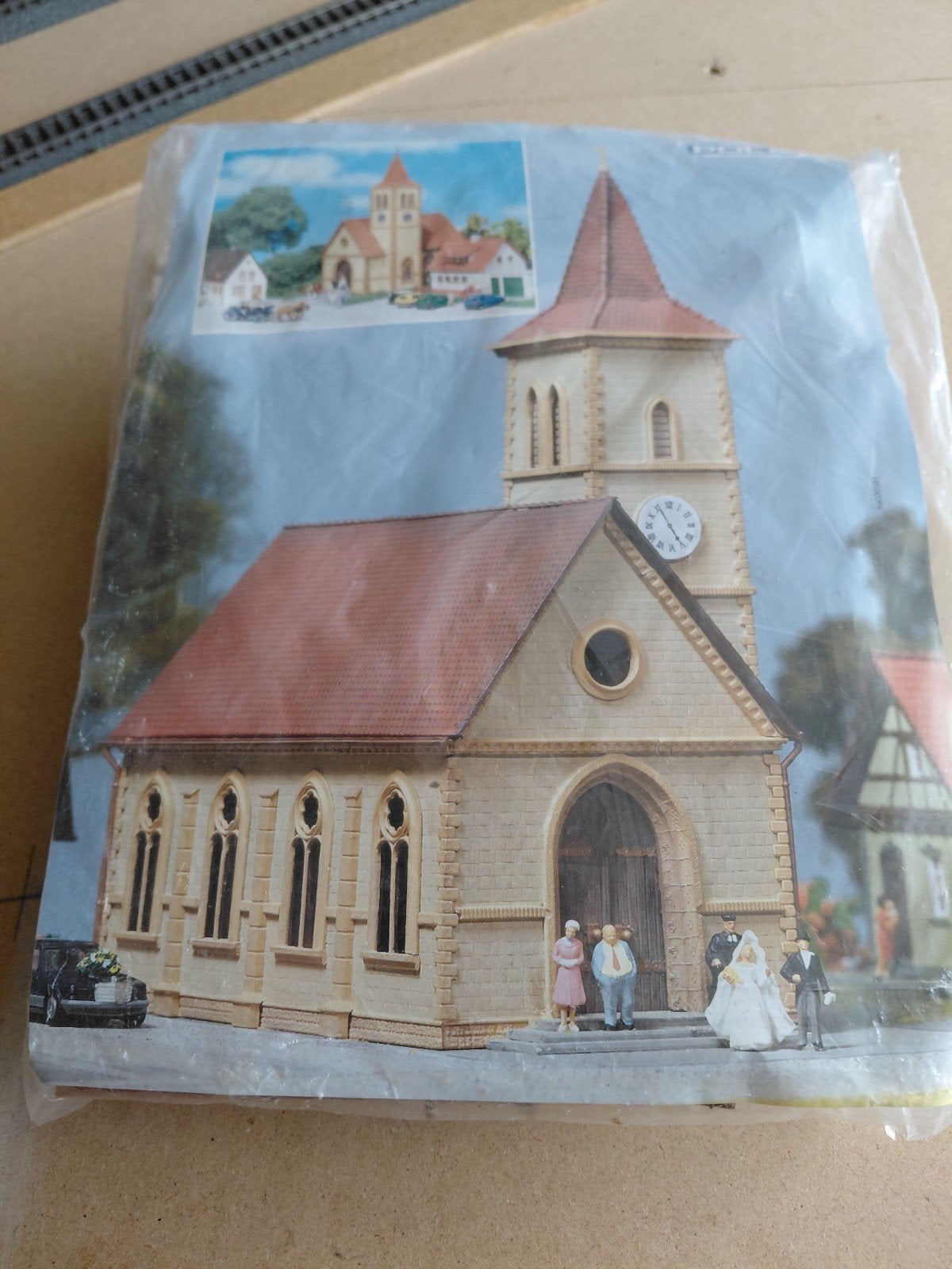 Pola HO Bouwpakketten: Kerk, Huisjes & Boompjes, Hobby en Vrije tijd, Modeltreinen | H0, Ophalen of Verzenden