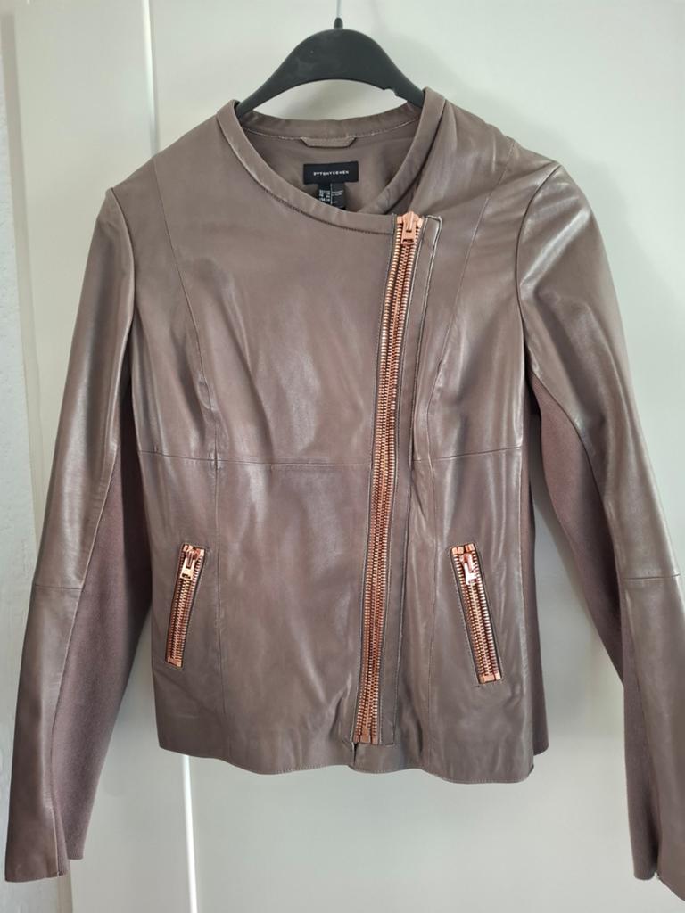 Kort leren jasje met leuke accenten maat 42, Kleding | Dames, Ophalen of Verzenden, Nieuw, Maat 42/44 (L), Zwart
