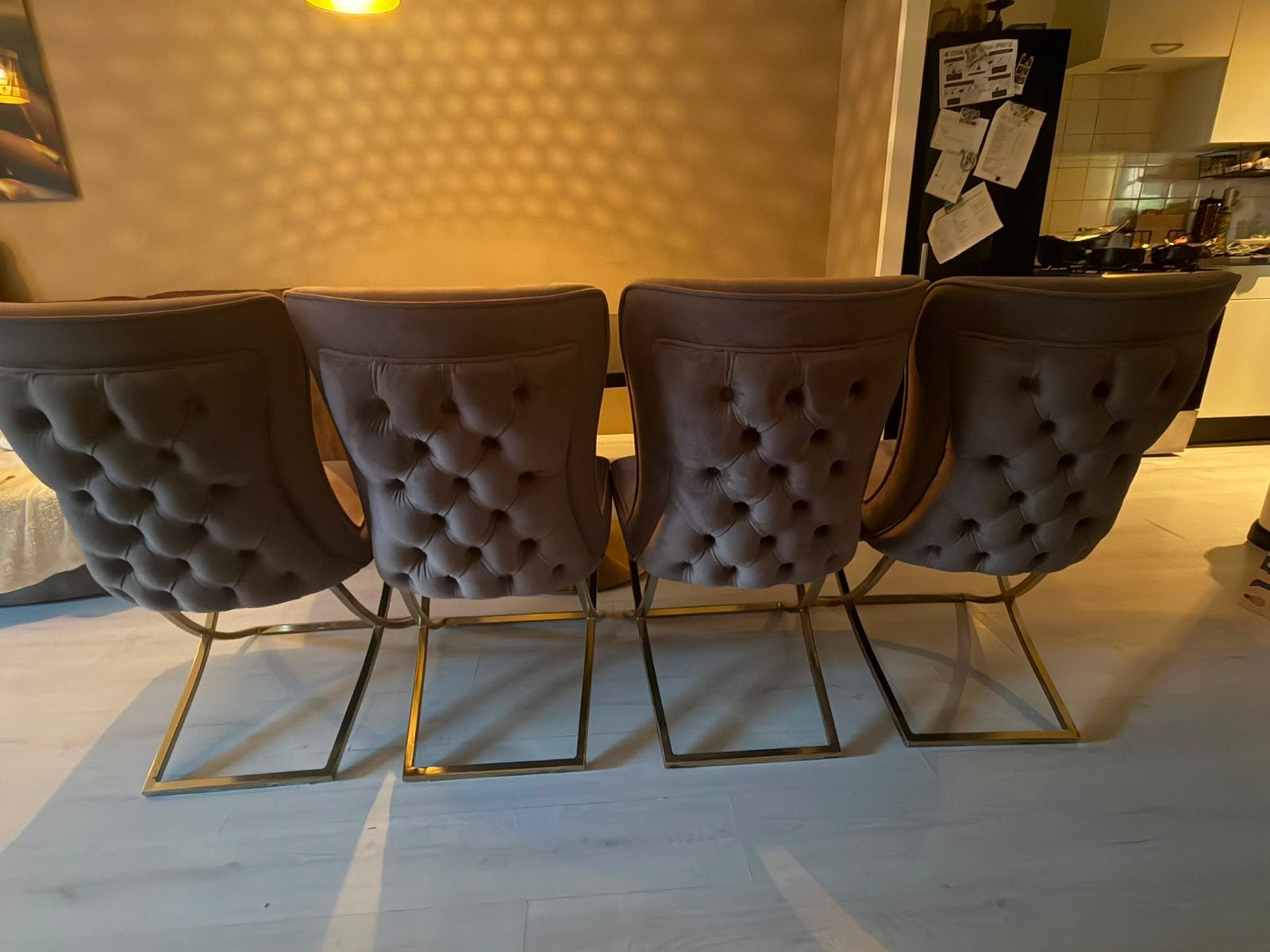 Set van 4 luxe eetkamerstoelen - Taupe met gouden onderstel, Ophalen, Gebruikt, Overige kleuren, Vier