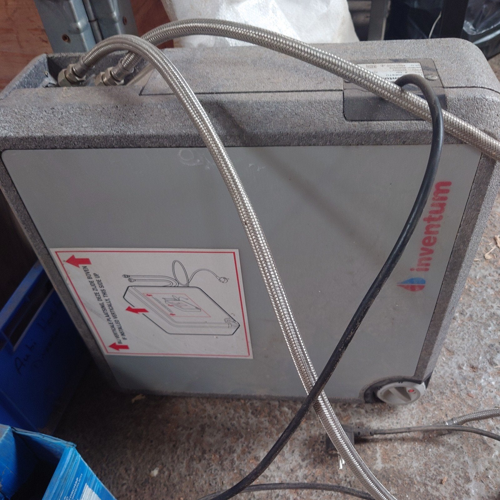 Inventum Modesto 10L Plintboiler - Compact en Efficiënt, Ophalen