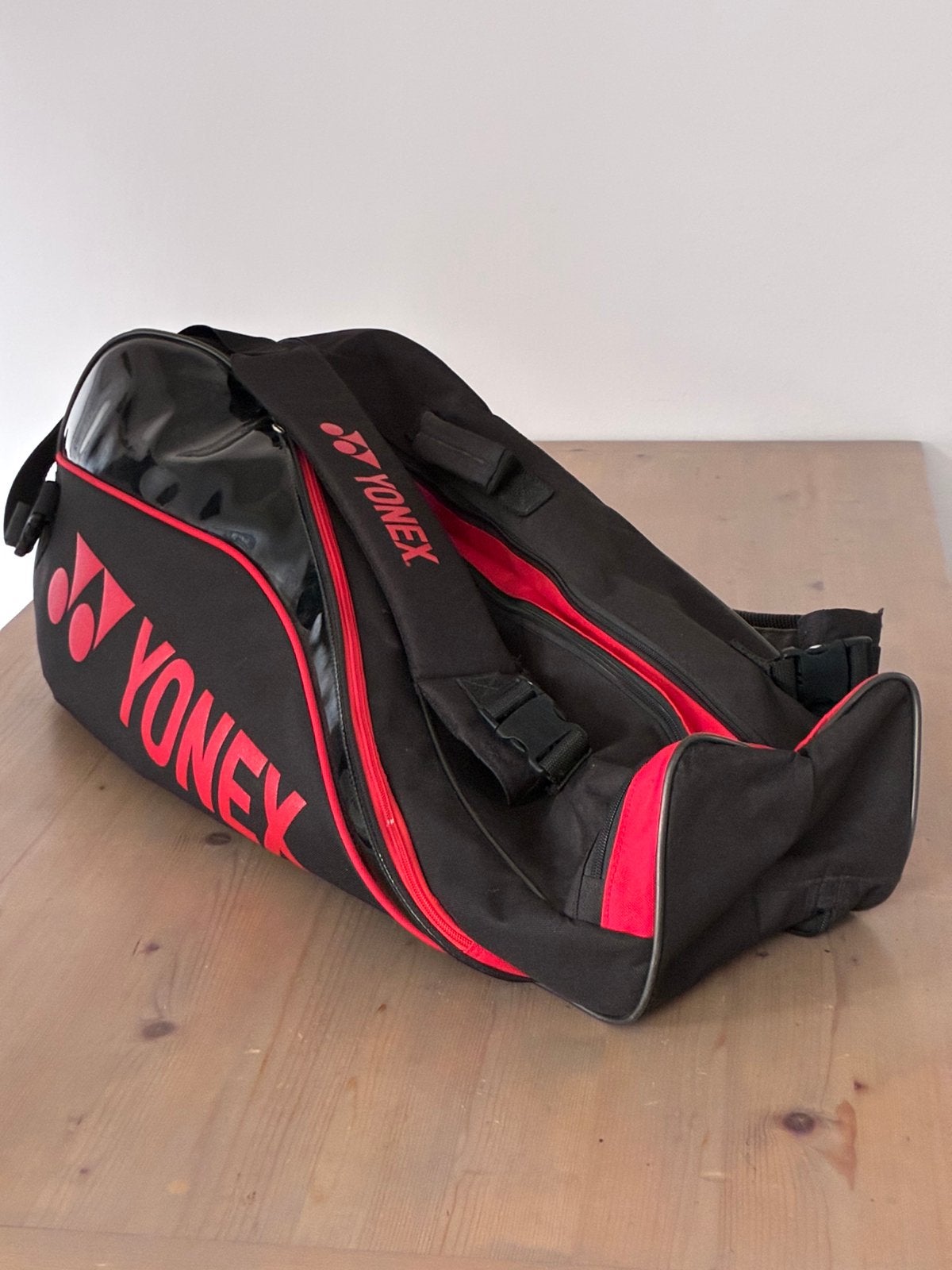 Badminton  tassen en schoenen, Ophalen, Zo goed als nieuw, Schoenen