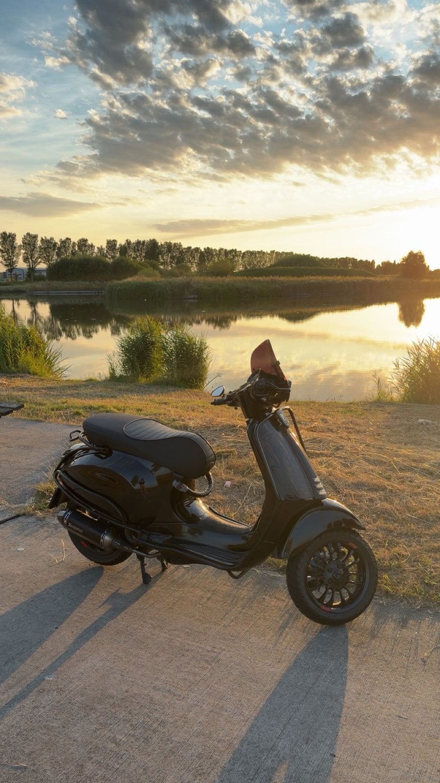 Zwarte Vespa Sprint 2017 met Akrapovic uitlaat en Multivar, Ophalen, Gebruikt, Maximaal 45 km/u, Vespa S