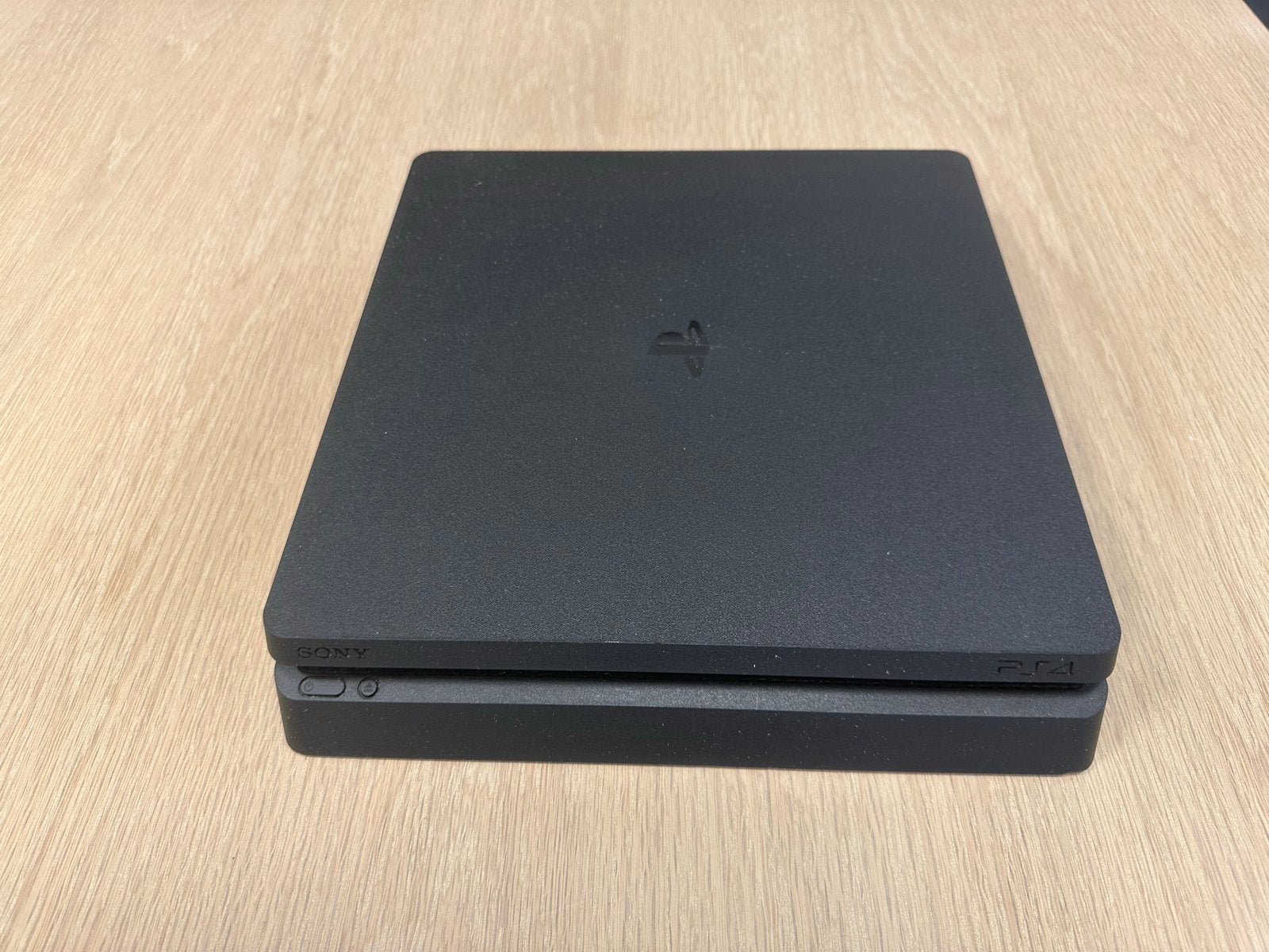 PlayStation 4 Slim 1TB met 2 controllers en games, Spelcomputers en Games, Spelcomputers | Sony PlayStation 4, Met 2 controllers