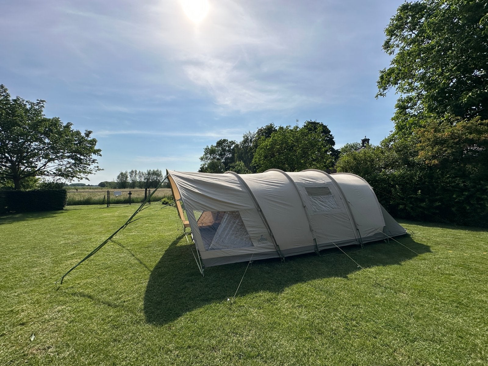Nomad Bantu 4 Air katoenen familietent /tunneltent met porch, Ophalen, Zo goed als nieuw, Tot en met 4