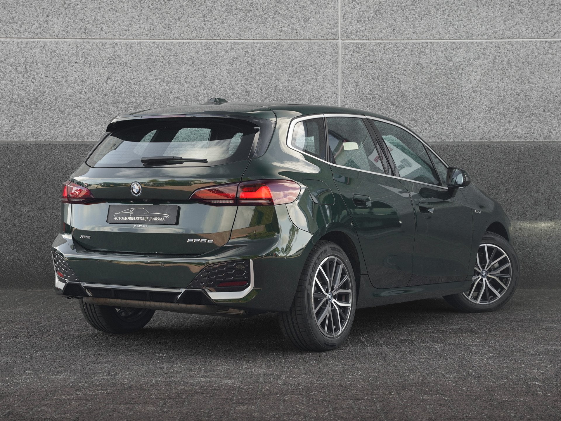 Foto 2 van BMW 2 Serie Active Tourer 225e xDrive | M-Pakket | Sanremo G