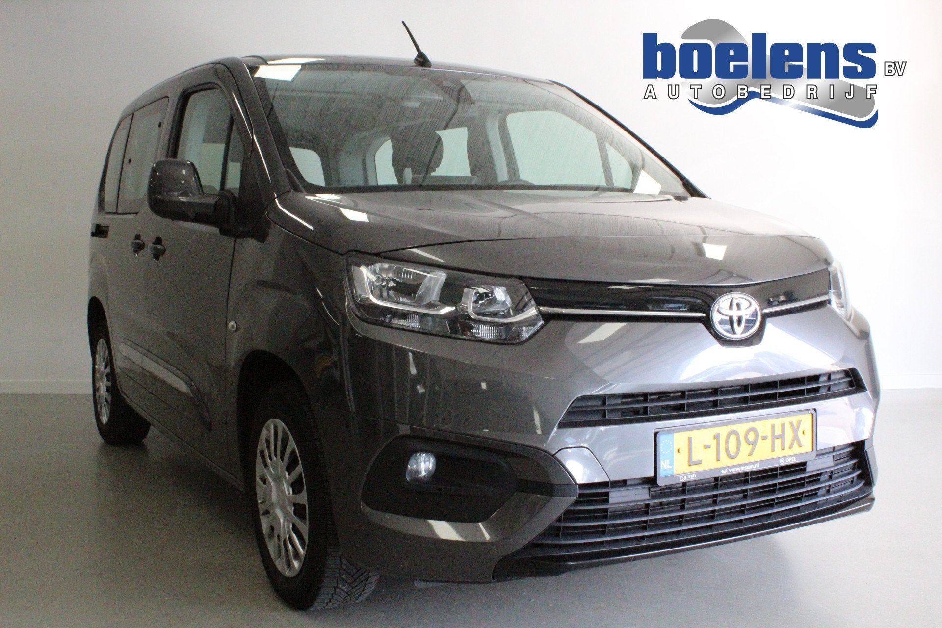 Toyota PROACE CITY Verso 1.2 Turbo Professional 5P. | NAVIGA, Auto's, Dealer onderhouden, Stof, Gebruikt, Origineel Nederlands