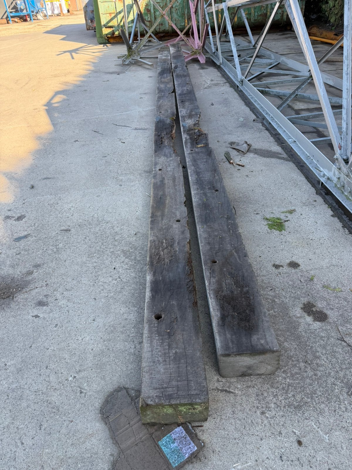 GRATIS 2 hardhouten balken 8 meter, Tuin en Terras, Ophalen, Gebruikt, Hardhout, 250 cm of meer