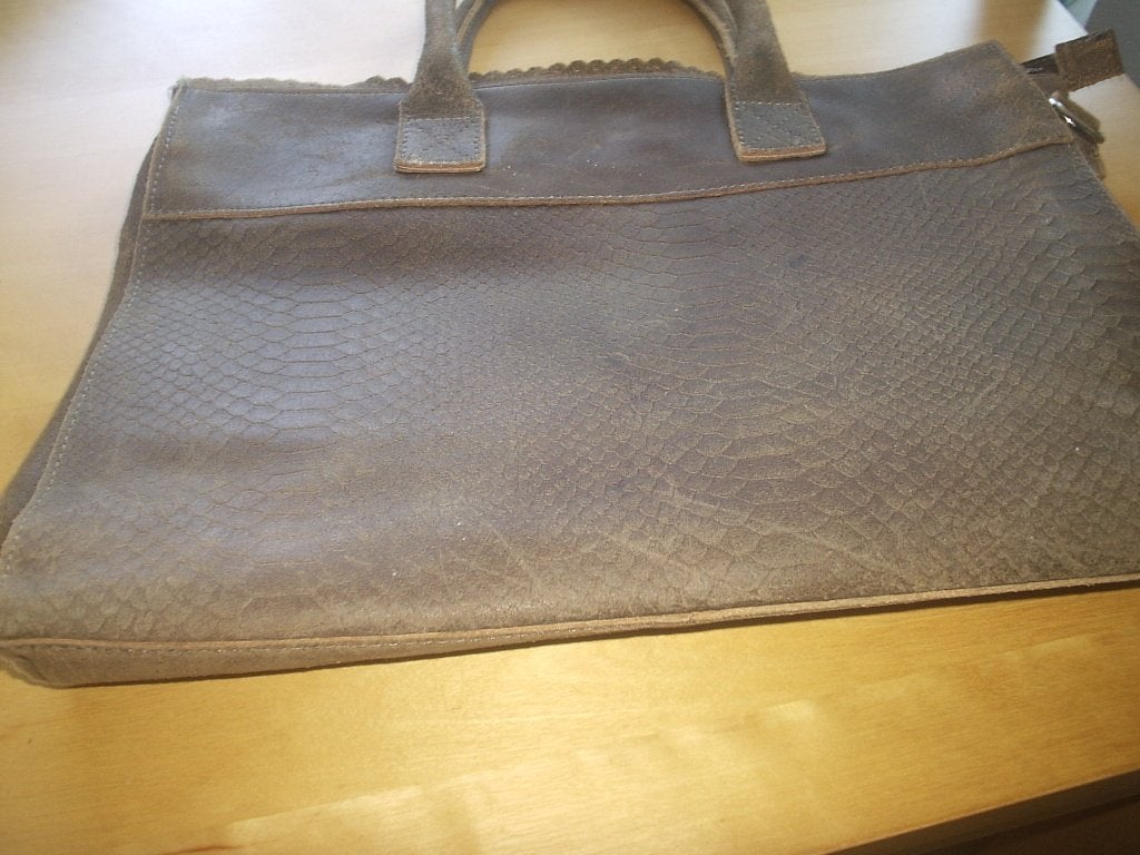 een lap top tas, Ophalen of Verzenden, Zo goed als nieuw, Bruin, Overige typen