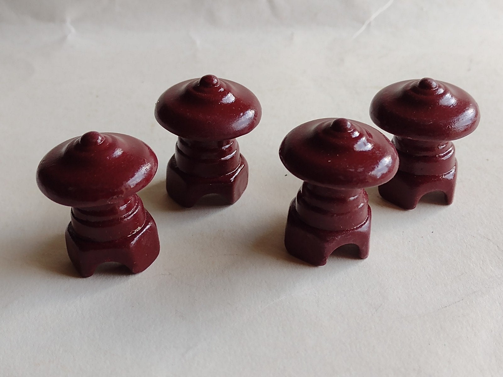 miniatuur bordeaux rood keramisch Japans tempeltje voor tuin, Ophalen, Nieuw, Decoratie