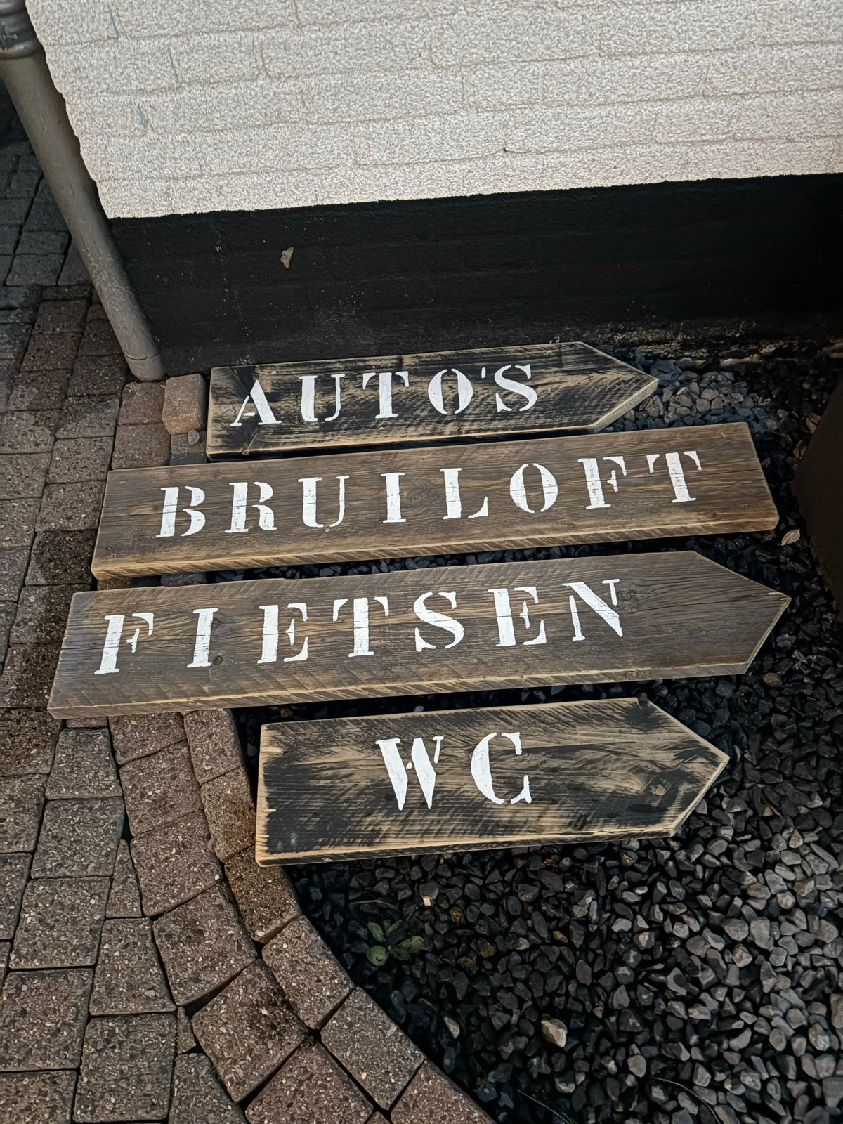 Houten wegwijzers: Auto's, Bruiloft, Fietsen, WC, Ophalen, Tekstbord, Gebruikt, Handgemaakt