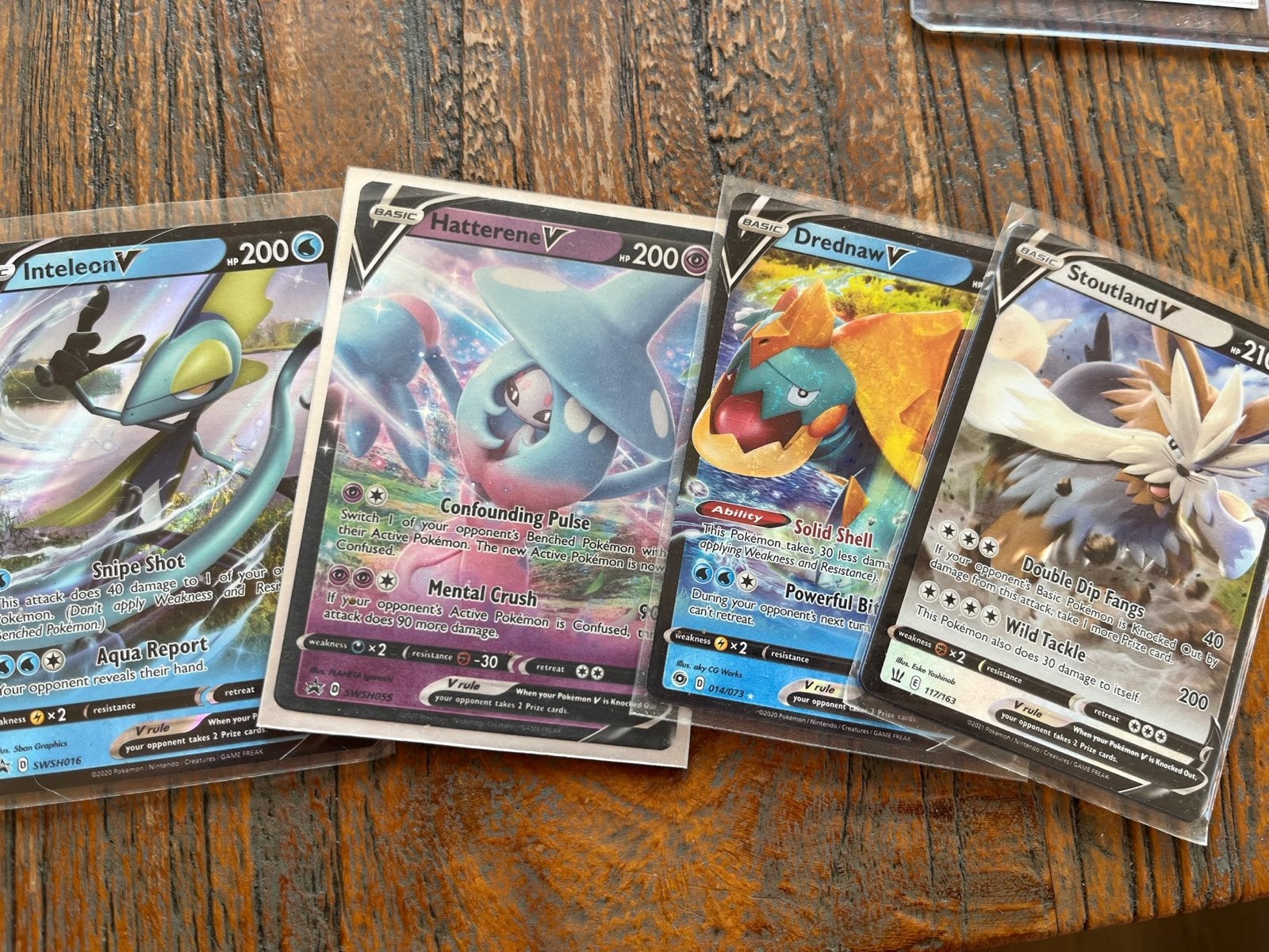 Setje van 4 Pokemon V kaarten - Inteleon, Hatterene, Drednaw, Ophalen of Verzenden, Zo goed als nieuw, Meerdere kaarten