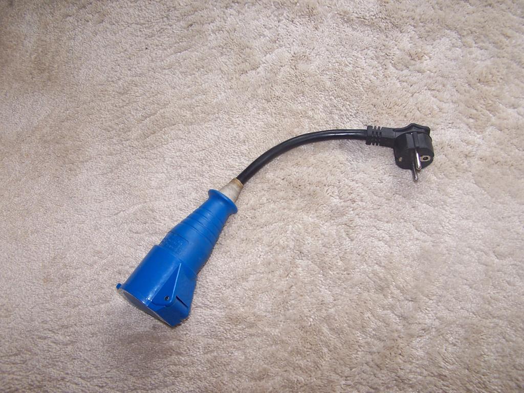 Verloopkabel haakse steker r.a. naar CEE Form recht met klep, Caravans en Kamperen, Ophalen of Verzenden, Zo goed als nieuw