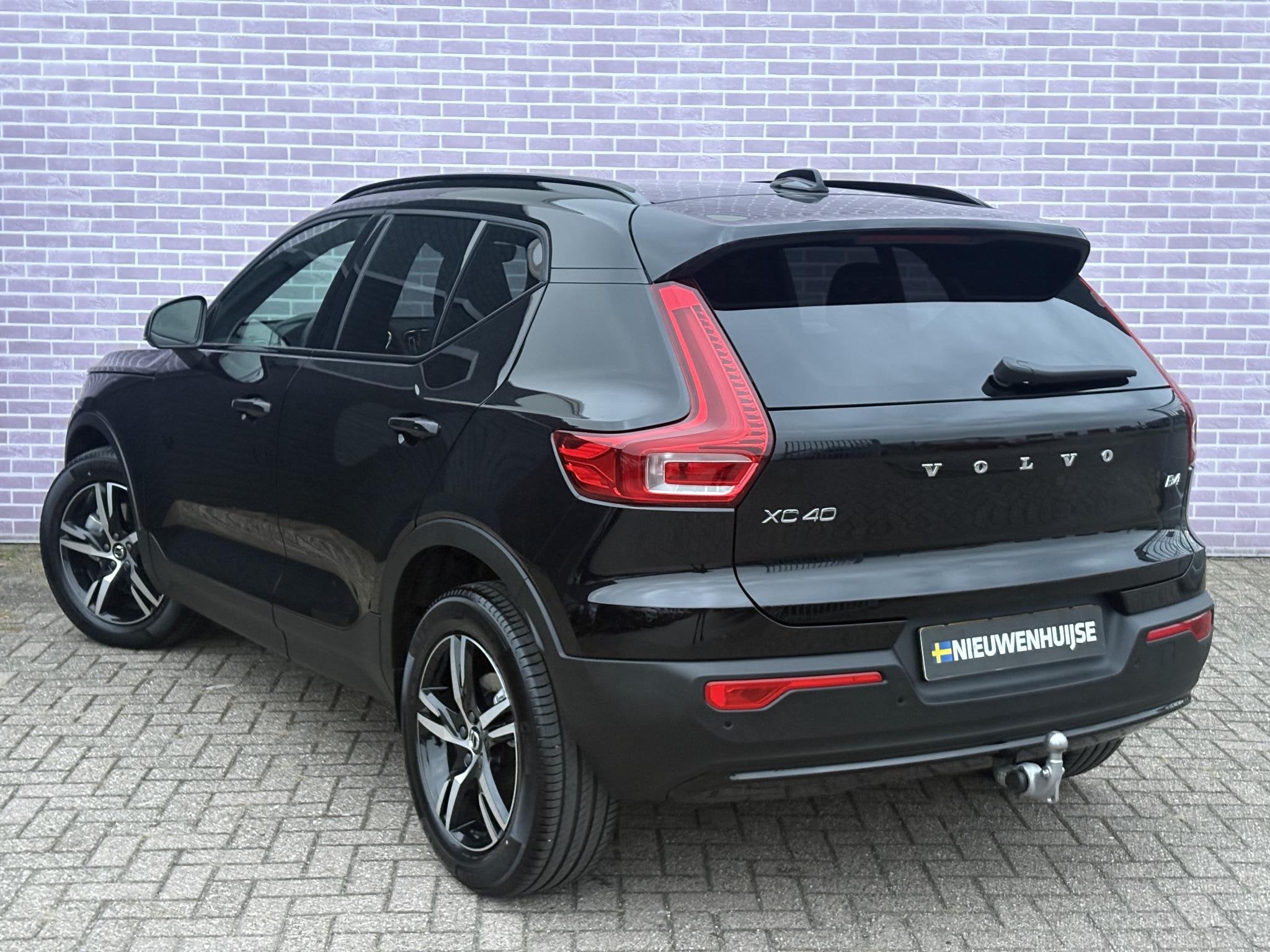 Volvo XC40 2.0 B4 Plus Dark | Trekhaak | Harman Kardon Audio, Auto's, Dealer onderhouden, Gebruikt, Euro 6, 4 cilinders