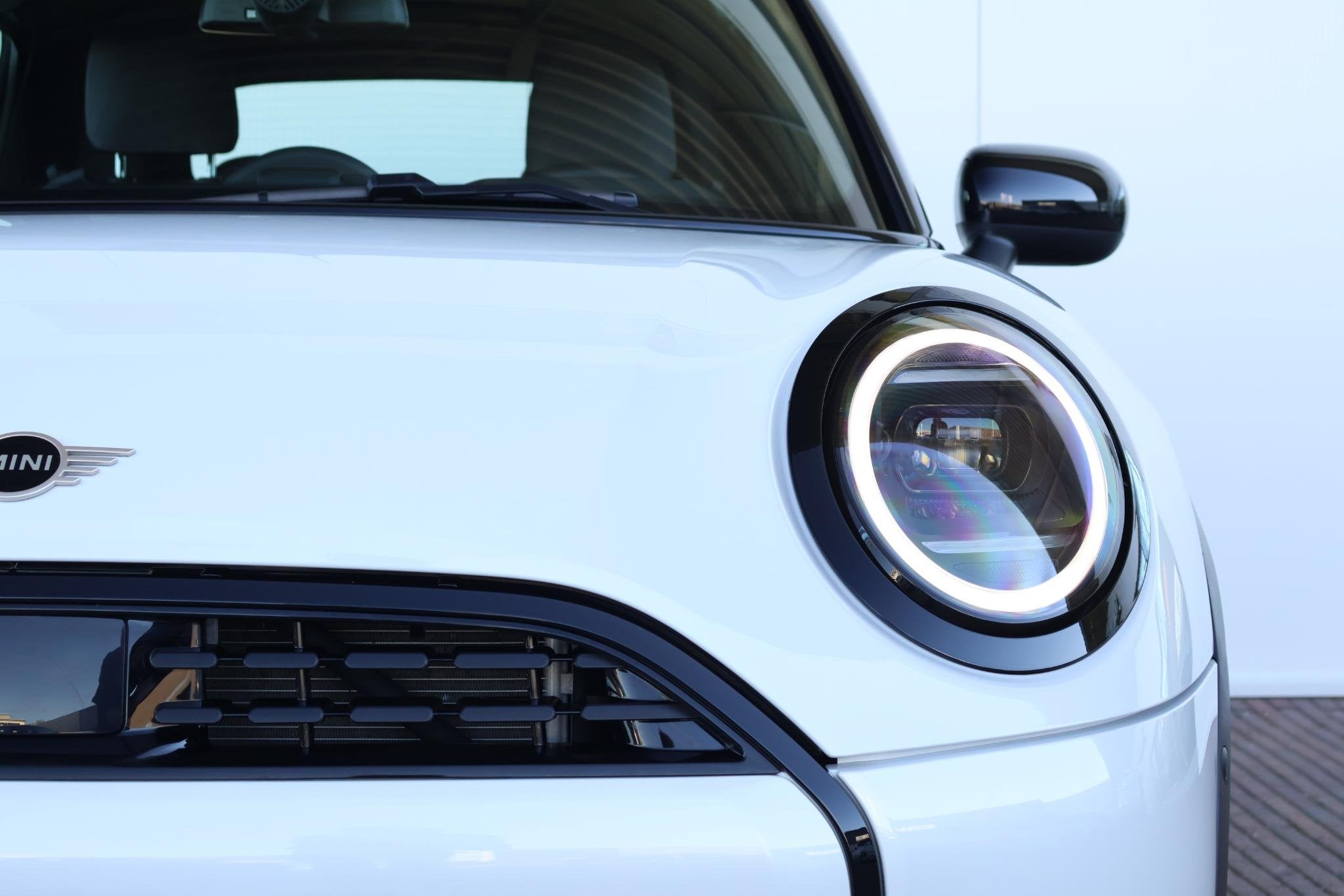 MINI Cabrio Cooper C Classic M Comfort Acces / Stuurwielverw, 1998 cc, 15 km/l, Gebruikt, 4 stoelen