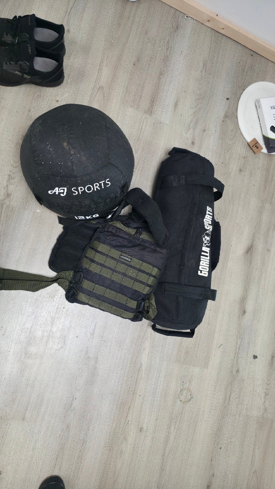 Fitness set: Medicijnbal, gewichtsvest, sandbag, Ophalen of Verzenden, Gebruikt, Benen, Medicijnbal