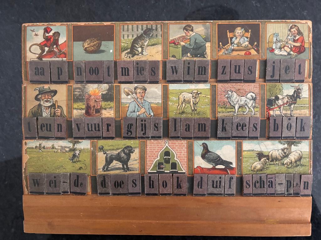 Leesplankje M.B. Hoogeveen vanaf 1933 t/m 1939 met letters., Antiek en Kunst, Ophalen of Verzenden