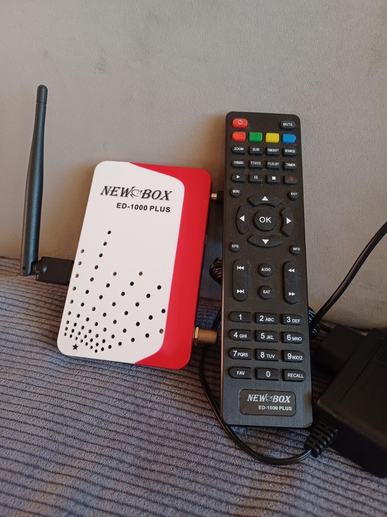Newbox ED-1000 Plus decoder met afstandsbediening, Audio, Tv en Foto, Decoders en Harddiskrecorders, Ophalen of Verzenden