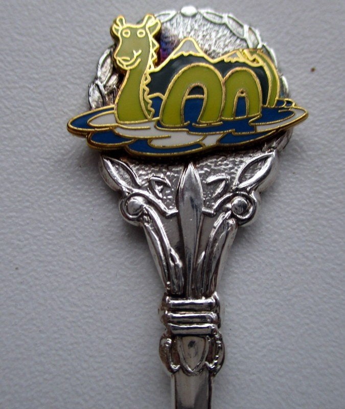 SCHOTLAND LOCH NESS Vintage Verzilverd met NESSIE uit 1975, Verzenden