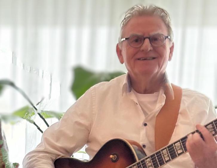 Zanger-gitarist Jazz&Swing,receptie,diner zoekt muzikanten, Contacten en Berichten, Muziek maken en Bandleden