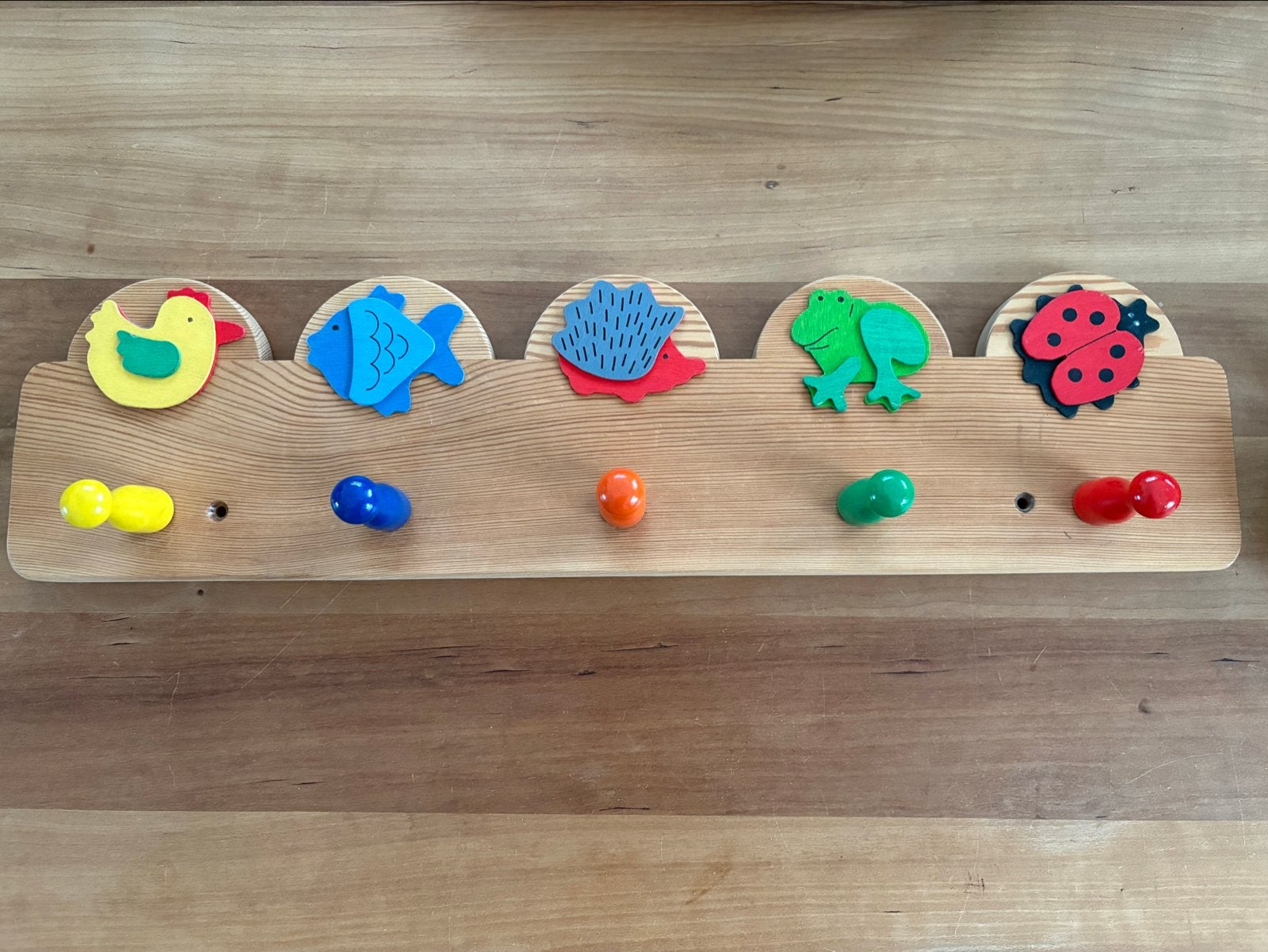 Leuke kinderkapstok met dierenfiguren, Huis en Inrichting, Gebruikt, Ophalen of Verzenden, Minder dan 100 cm, Kinderkapstok