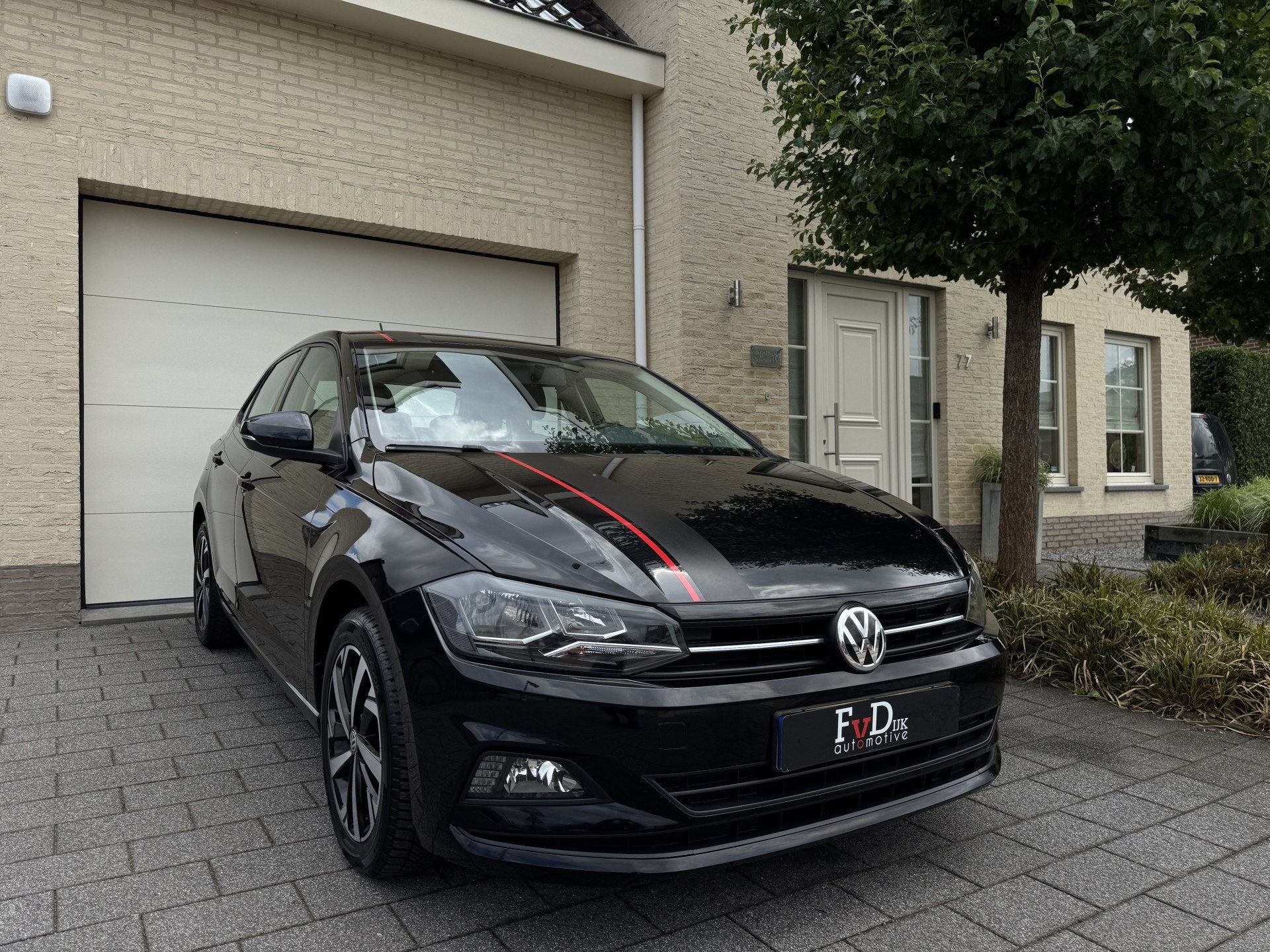 Volkswagen Polo 1.0 TSI 95pk Beats Navi ACC Carplay Sportsto, Auto's, 1045 kg, Alcantara, Zwart, Origineel Nederlands