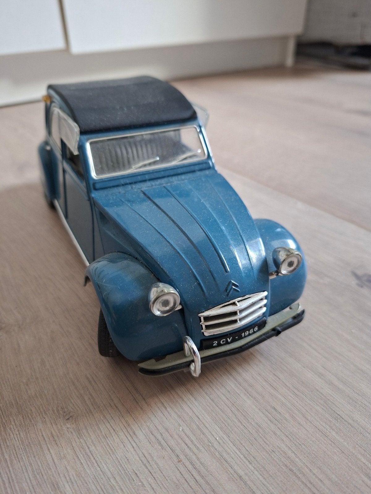 Citroën 2CV modelauto - 1966, Ophalen of Verzenden, Gebruikt, Auto, Overige merken