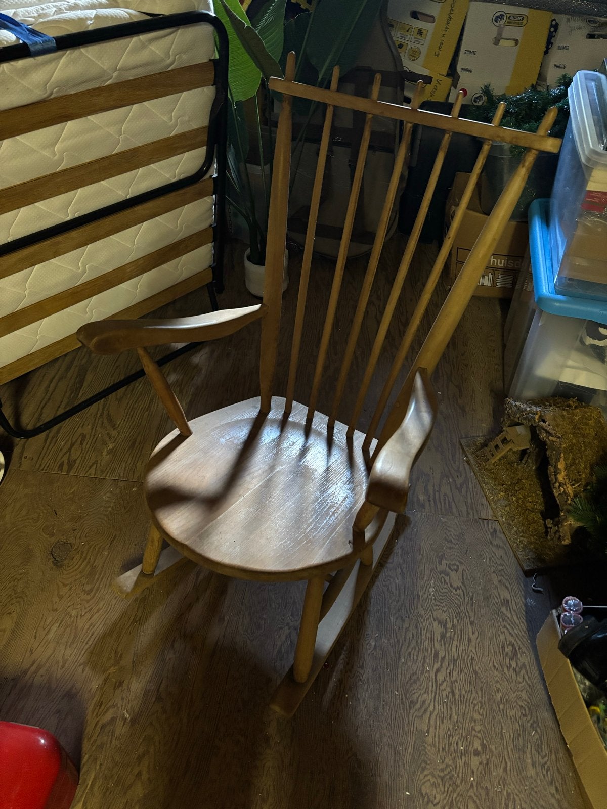 Leuke oude houten schommelstoel, Ophalen, Gebruikt, Bruin, Eén