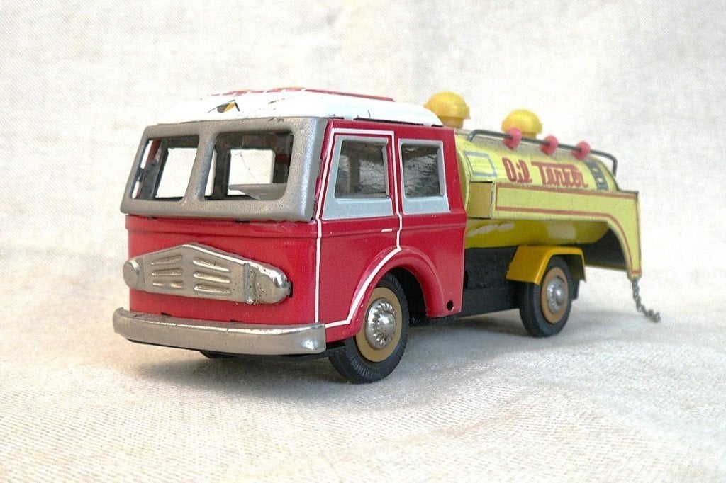 MF 963 China DongFeng oil tanker truck blik 1960. 20 cm., Ophalen of Verzenden