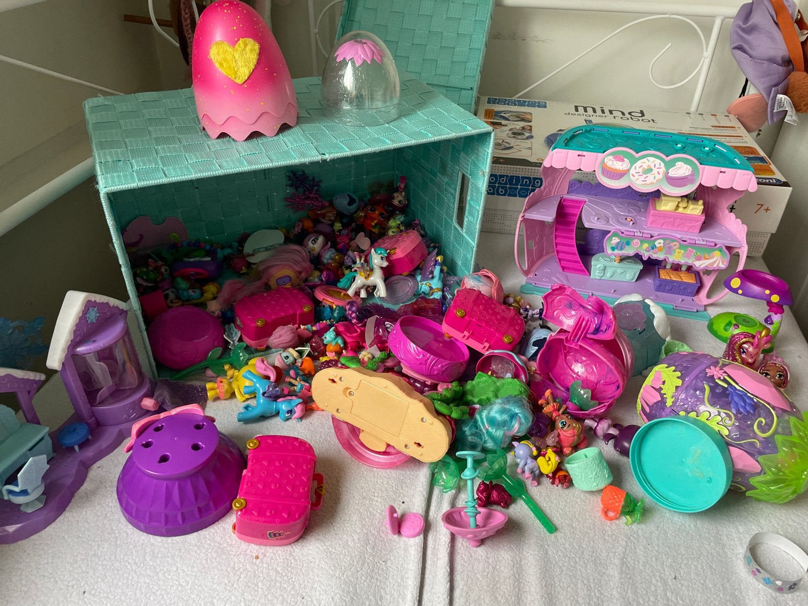 Grote collectie Hatchimals en speelsets, Ophalen, Gebruikt, Jongen of Meisje