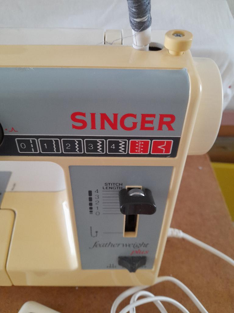 NAAIMACHINE, Hobby en Vrije tijd, Naaimachines en Toebehoren, Ophalen of Verzenden, Gebruikt, Naaimachine, Singer