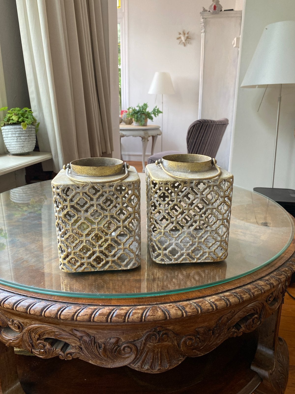 Set van 2 gouden metalen lantaarns met oosterse patronen, Huis en Inrichting, Lantaarn, Ophalen of Verzenden, Zo goed als nieuw