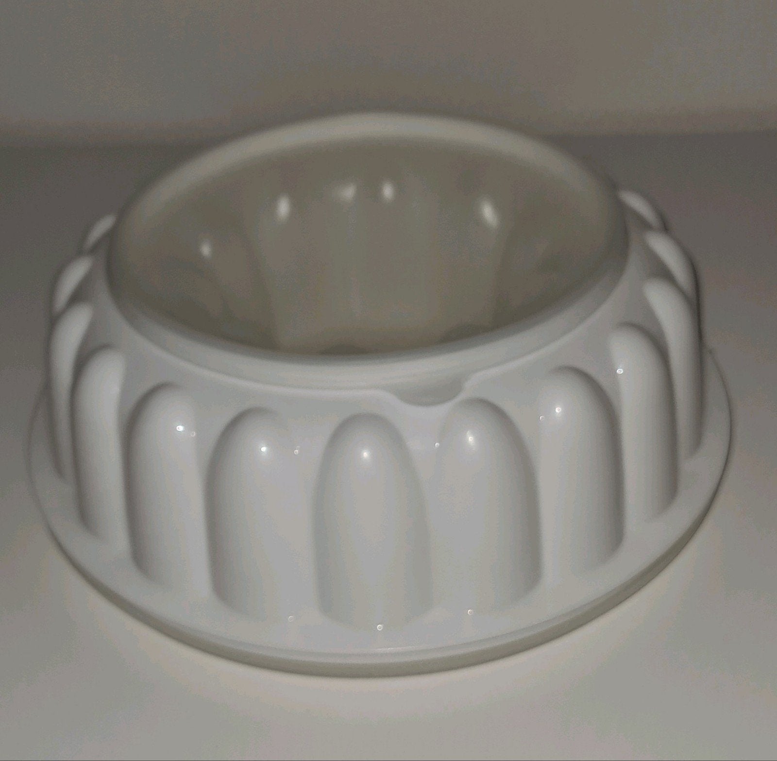 Tupperware Puddingvorm / Geleivorm - Wit, Gebruikt, Schaal, Wit, Ophalen of Verzenden