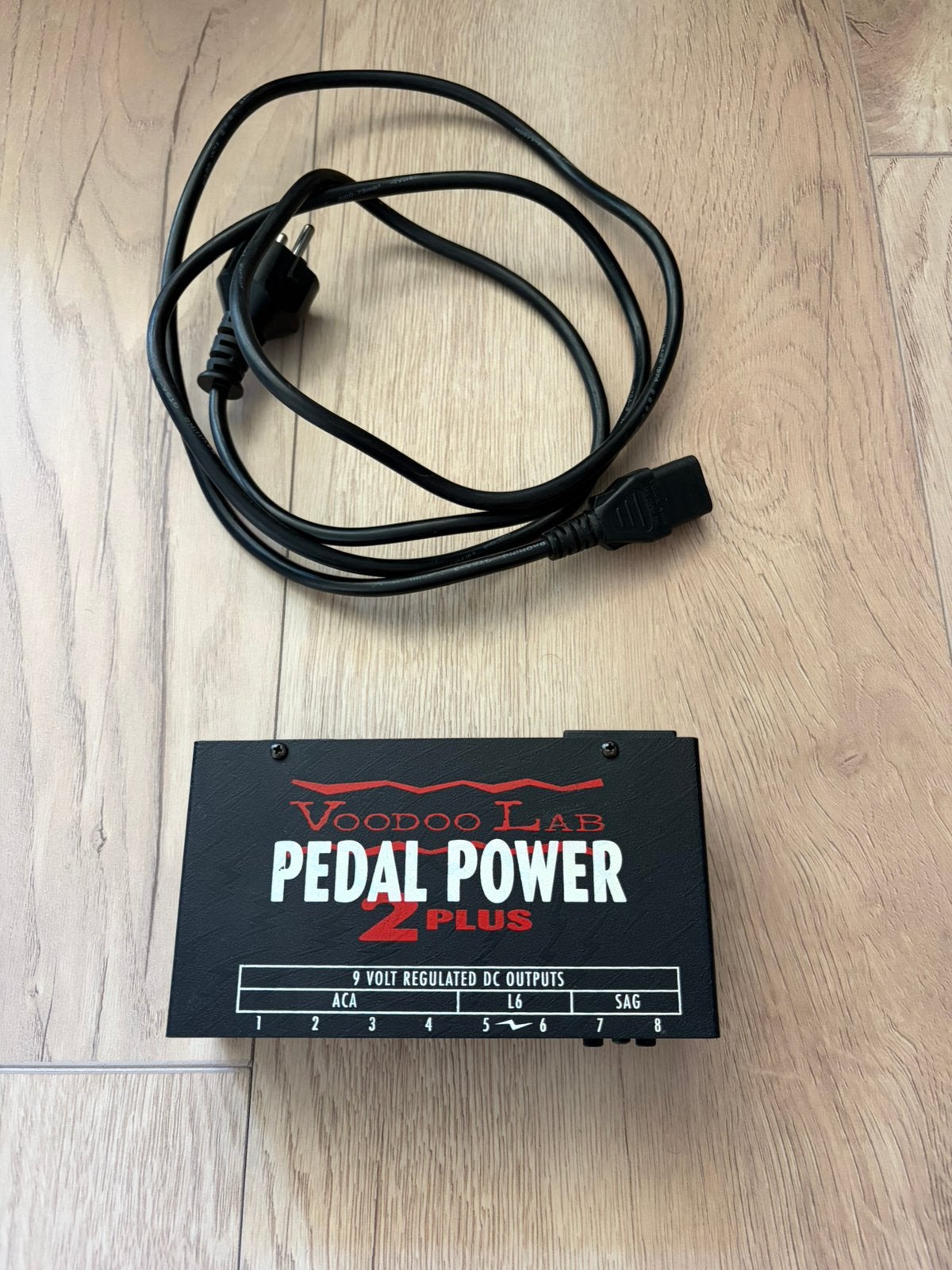 Voodoo Lab Pedal Power 2 Plus pedalboardvoeding in topstaat, Ophalen of Verzenden, Zo goed als nieuw, Overige typen