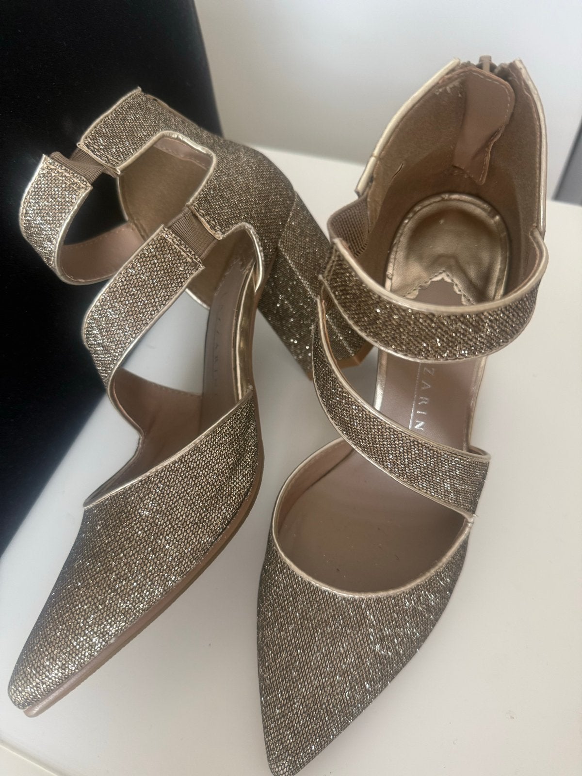 Gouden glitter hakken van Lazzarini, Kleding | Dames, Schoenen, Ophalen of Verzenden, Zo goed als nieuw, Overige kleuren, Schoenen met hoge hakken