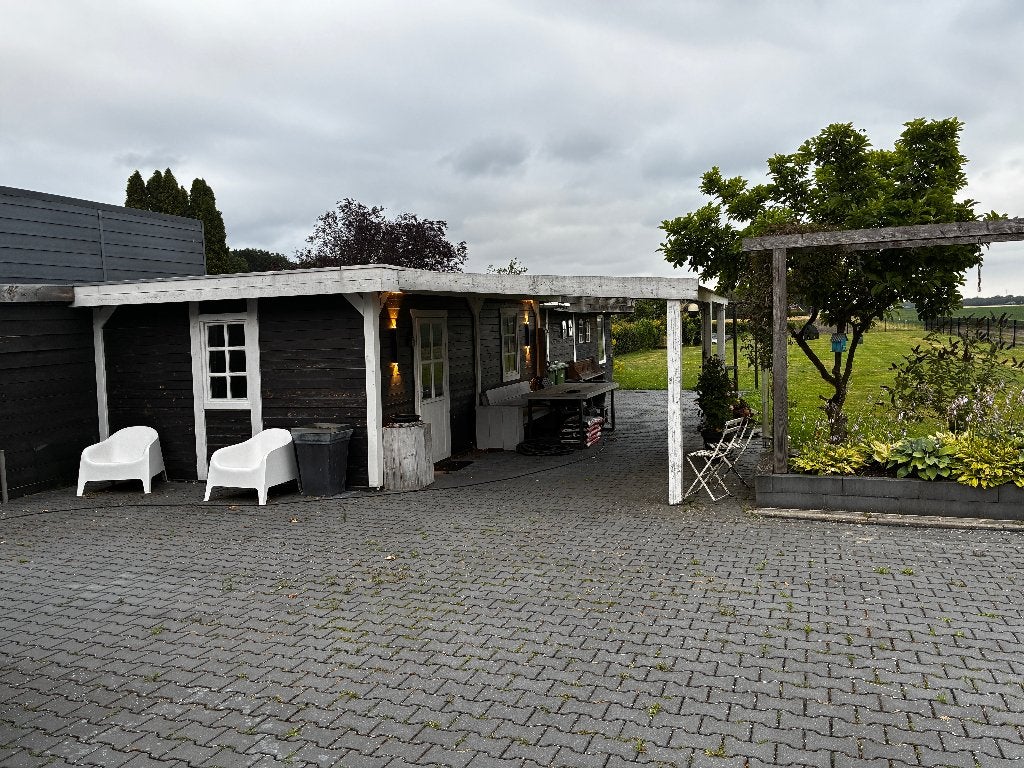 Tuinhuizen, Tuin en Terras, Tuinhuizen, Gebruikt, Blokhut, Hout, 500 cm of meer, 200 tot 400 cm, 3 ramen of meer, Met overkapping