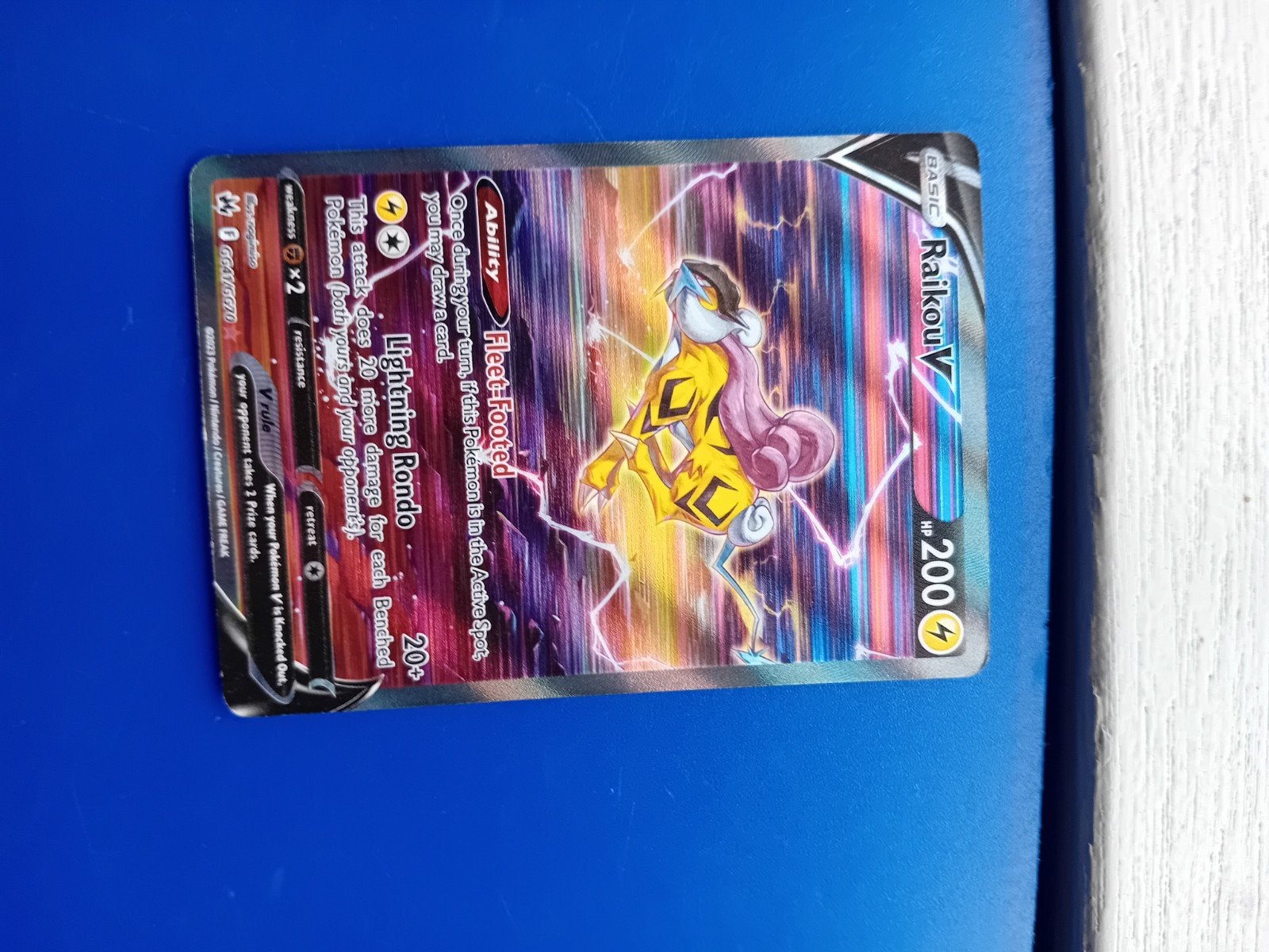 Raikou V Pokémon Kaart - Zo goed als nieuw, Ophalen of Verzenden, Zo goed als nieuw, Losse kaart