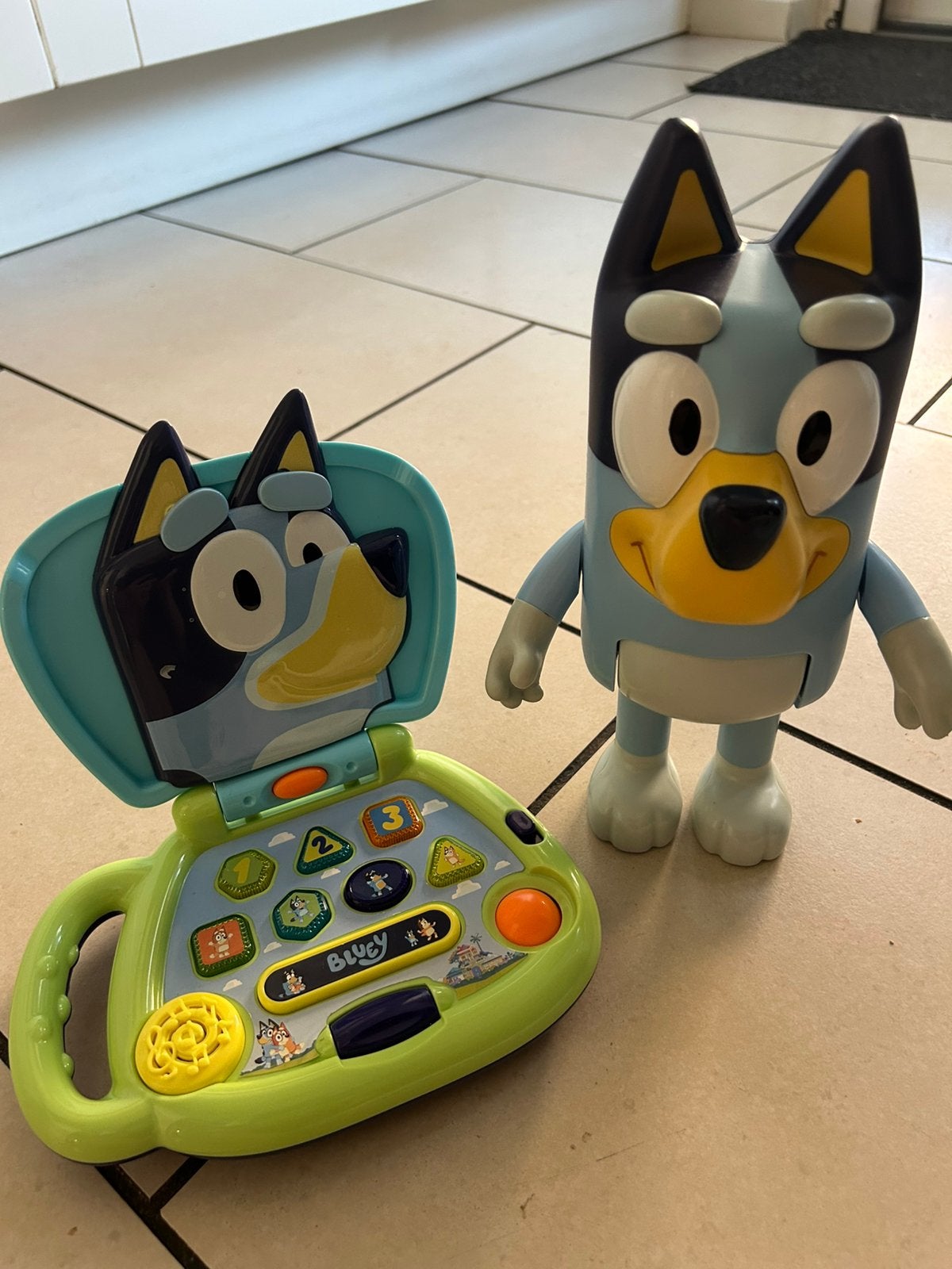 Bluey laptopje en bluey plastic pop zgan, Ophalen of Verzenden, Zo goed als nieuw