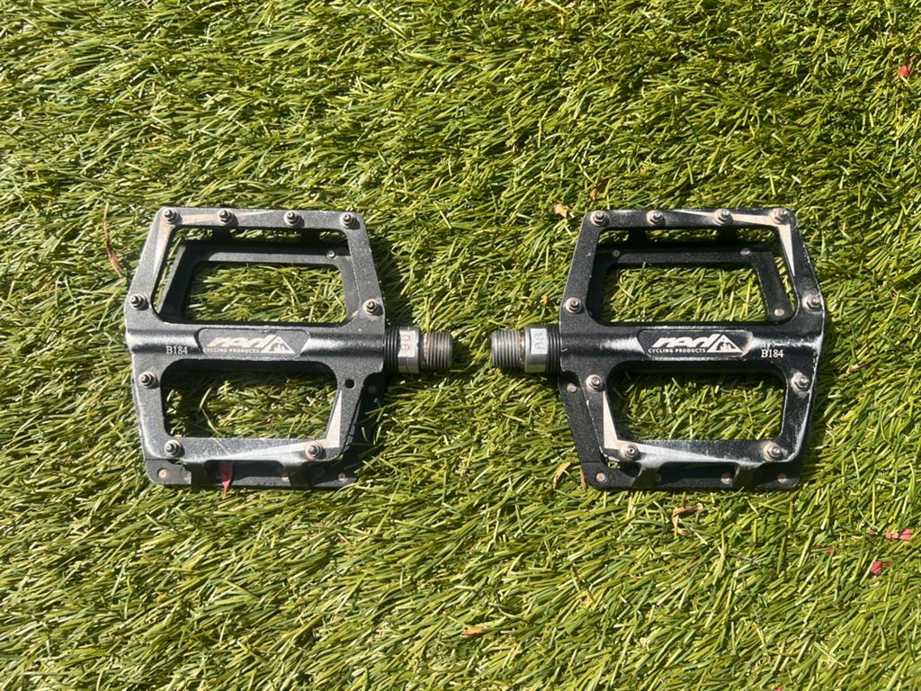 RED cycling products metalen mountainbike pedalen, Gebruikt, MTB, Red, Ophalen of Verzenden