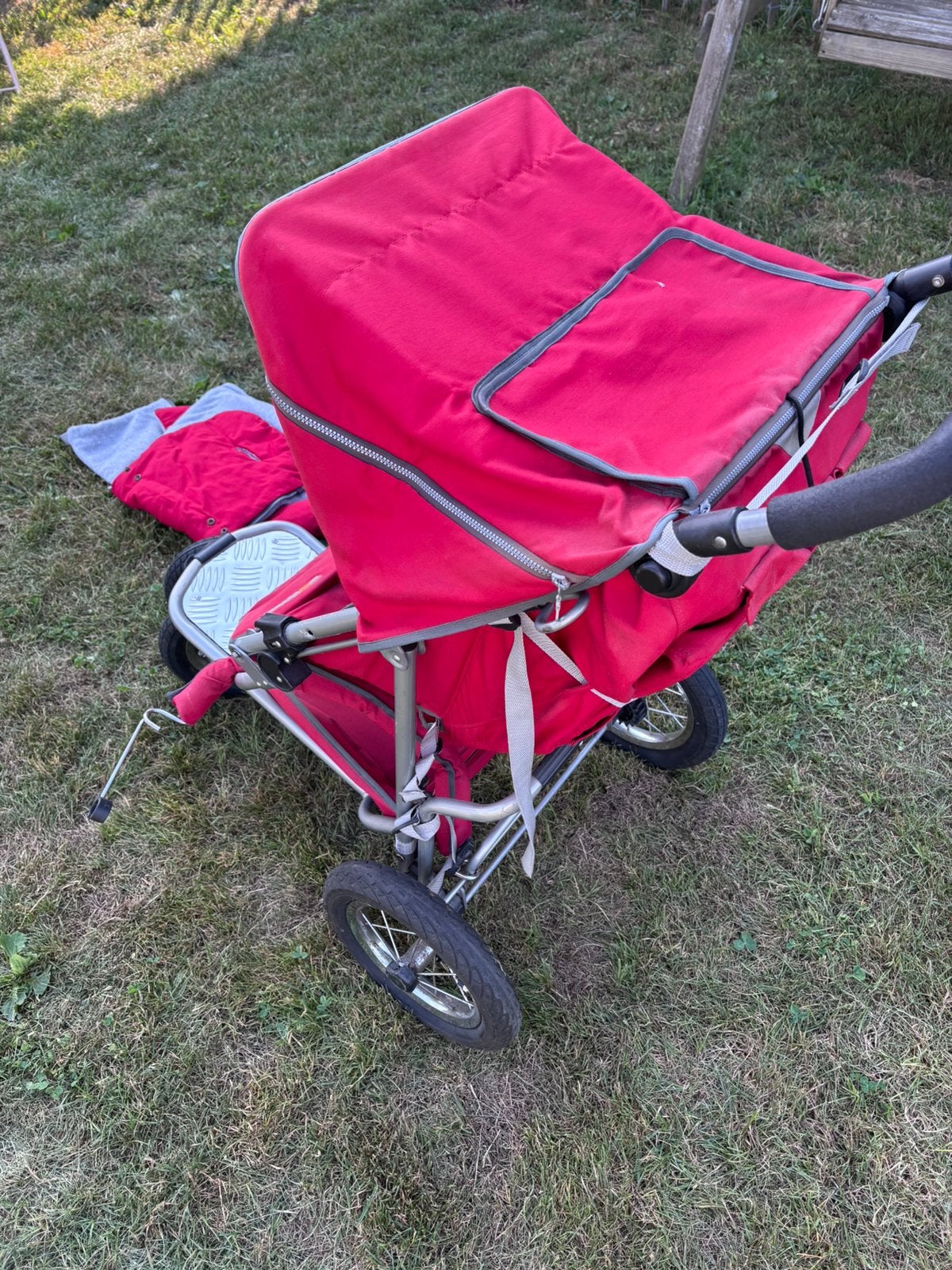 Kinderwagen rood, Gebruikt, Verstelbare duwstang, Combiwagen, Ophalen