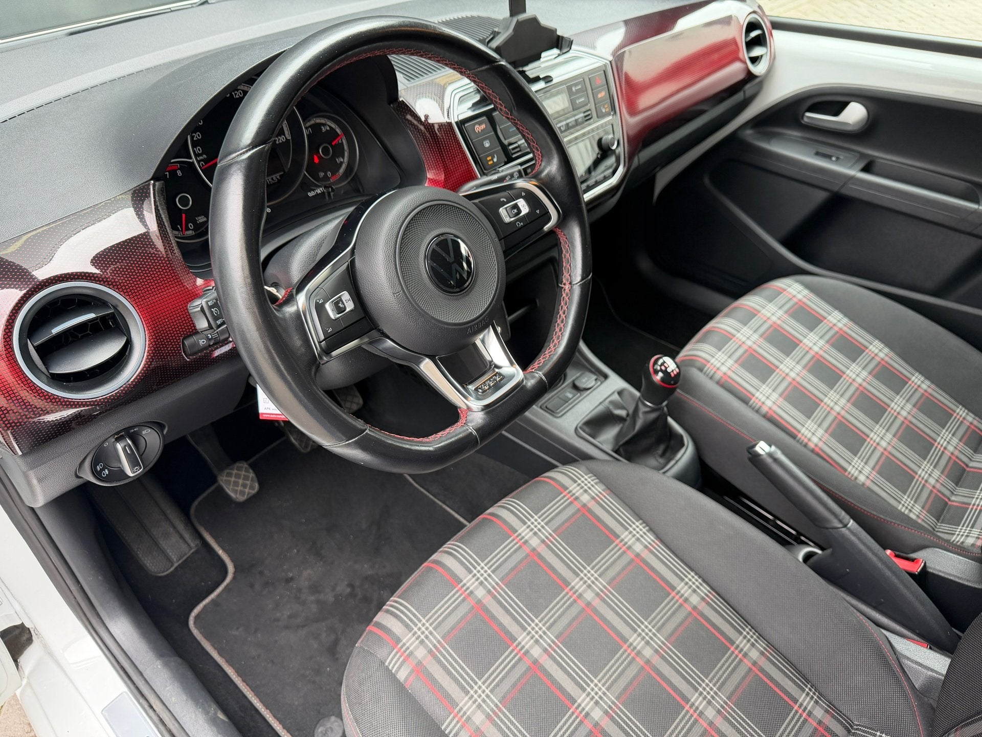 Volkswagen Up! 1.0 TSI GTI Cruise Camera ParkSensor Stoel.Ve, Stof, 4 stoelen, 116 pk, Wit