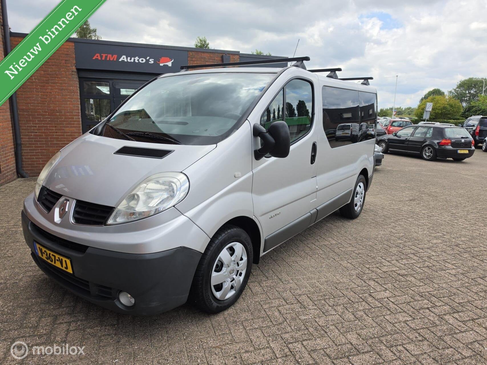 Renault Trafic bestel 2.5 dCi T29 L1H2 keurige Bestelbus, 145 pk, Gebruikt, 4 cilinders, 2000 kg