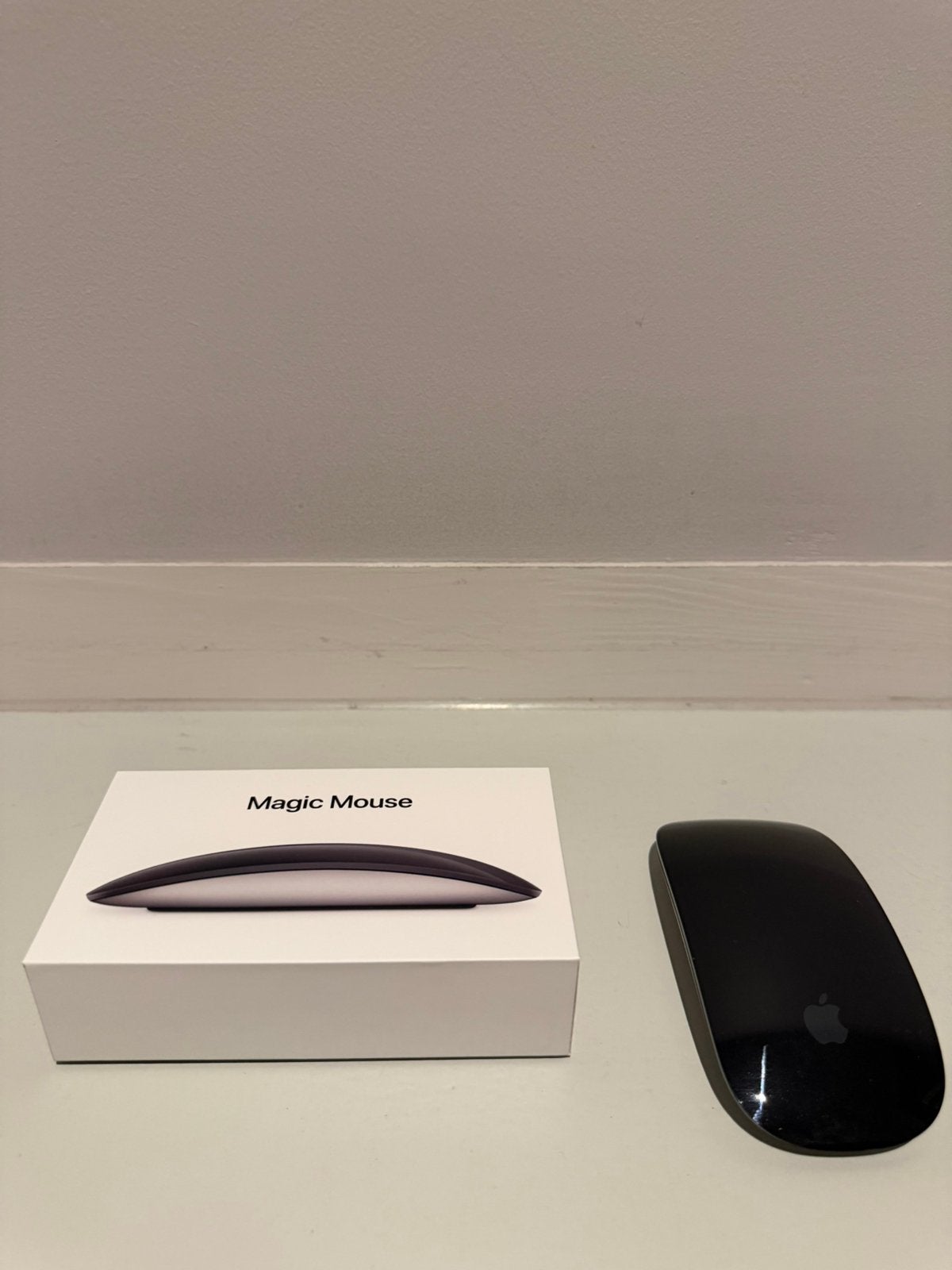 Apple magic mouse, Computers en Software, Ophalen of Verzenden, Zo goed als nieuw, Draadloos, Muis