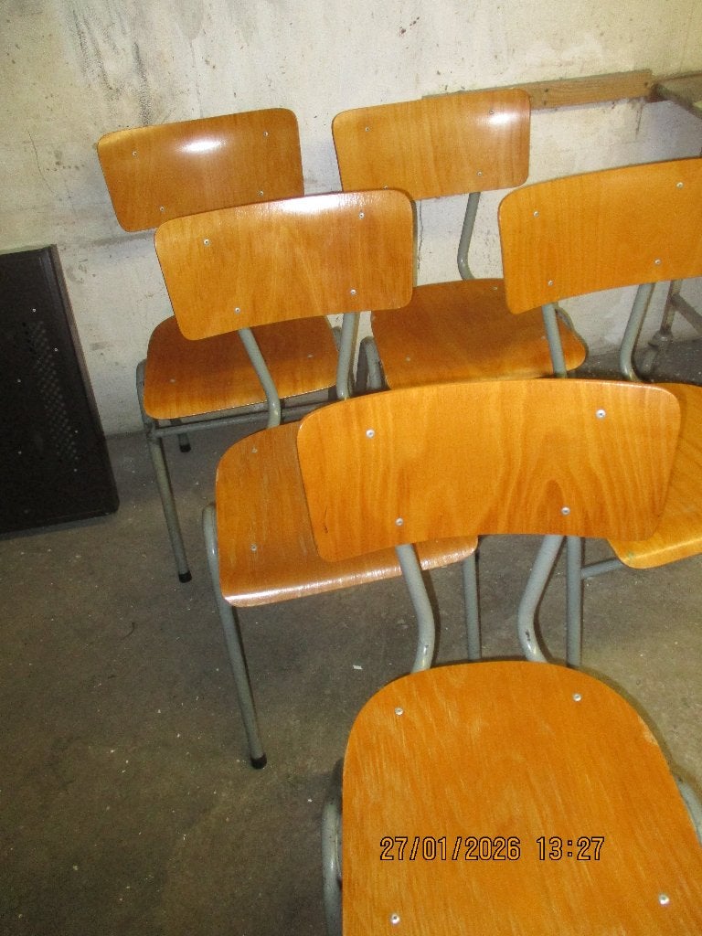 5 stoelen samen     stapelbaar, Ophalen, Gebruikt, Metaal, Stapelbaar