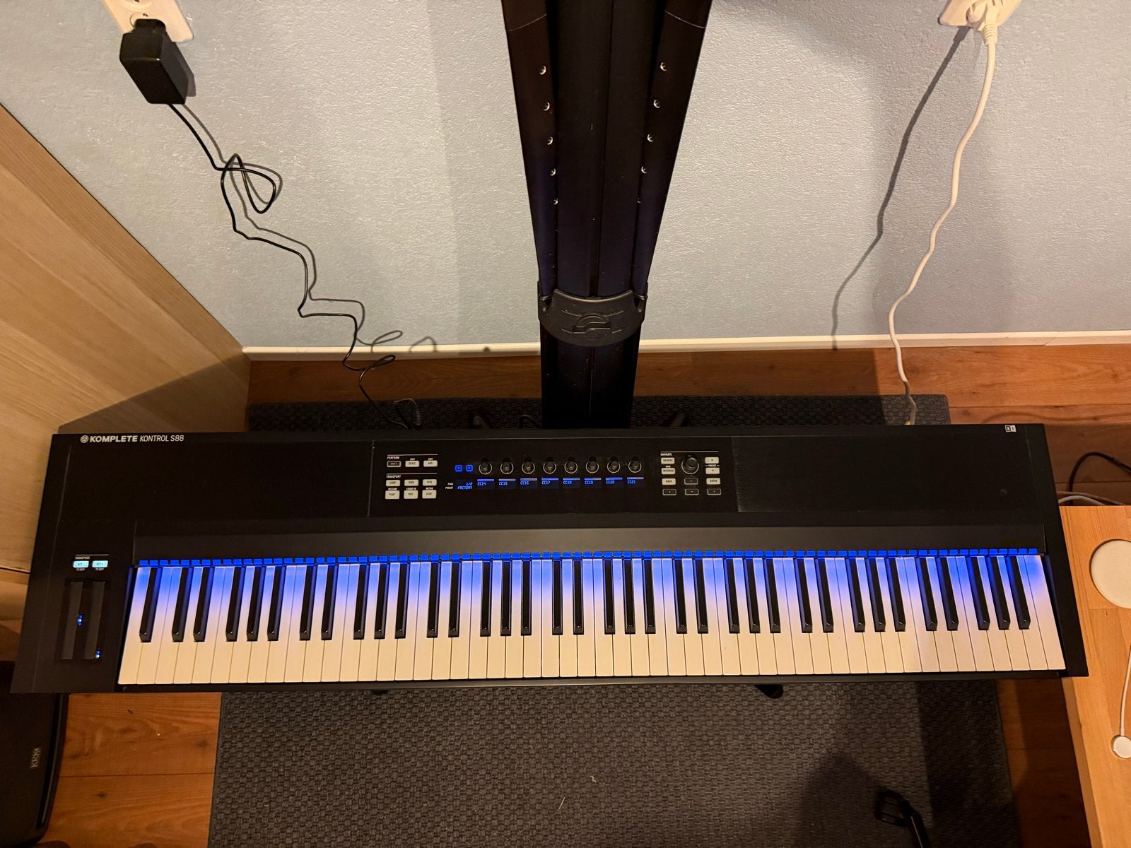 Native Instruments Komplete Kontrol S88 MIDI Controller, Muziek en Instrumenten, Keyboards, Zo goed als nieuw, 88 toetsen, Overige merken